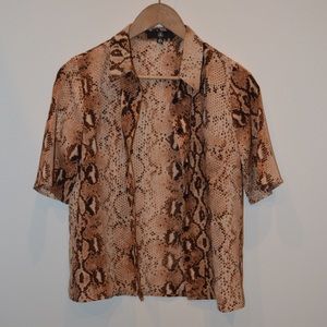 Snake pattern button up loose shirt  MISSGUIDED